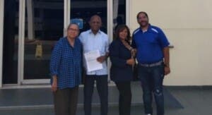Piden cancelar consultoría en Energía y Minas