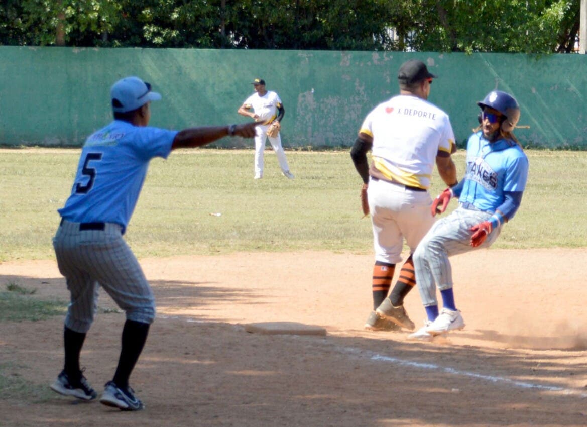 Titanes de Villa Francisca logran tricampeonato  béisbol doble A