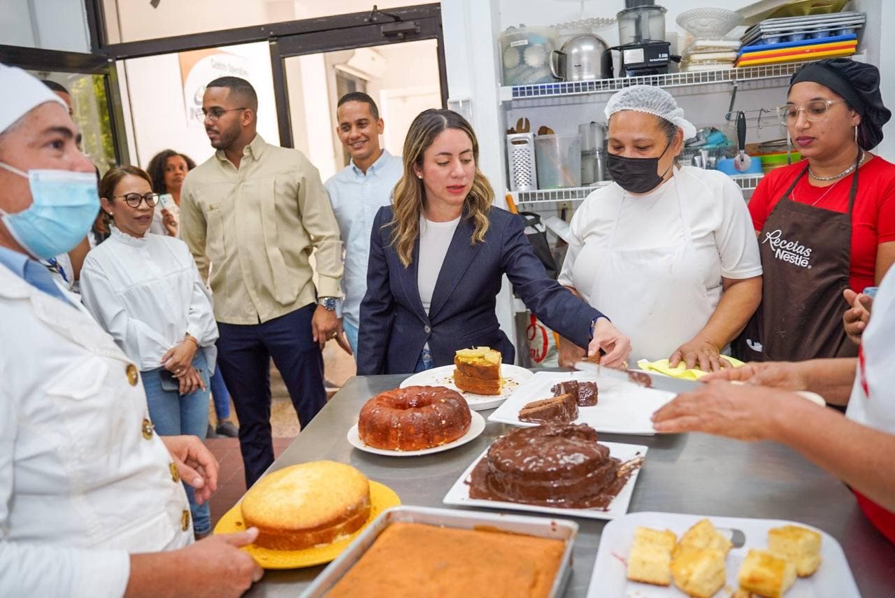Gloria Reyes supervisa acciones alianza Supérate-Infotep