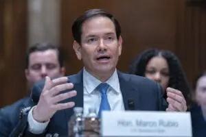 Marco Rubio reconoce crímenes de guerra en Ucrania, pero evita condenar a Putin