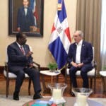 Abinader recibe a Musalia Mudavadi, canciller keniano