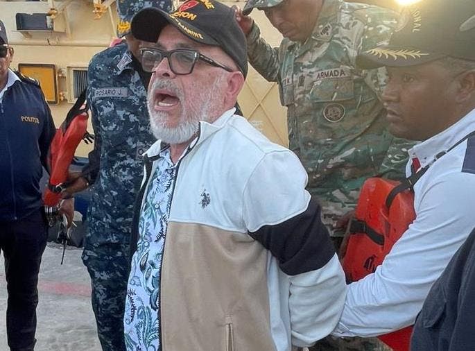 Ángel Martínez es acusado de extorsión y fraudes, según autoridades dominicana