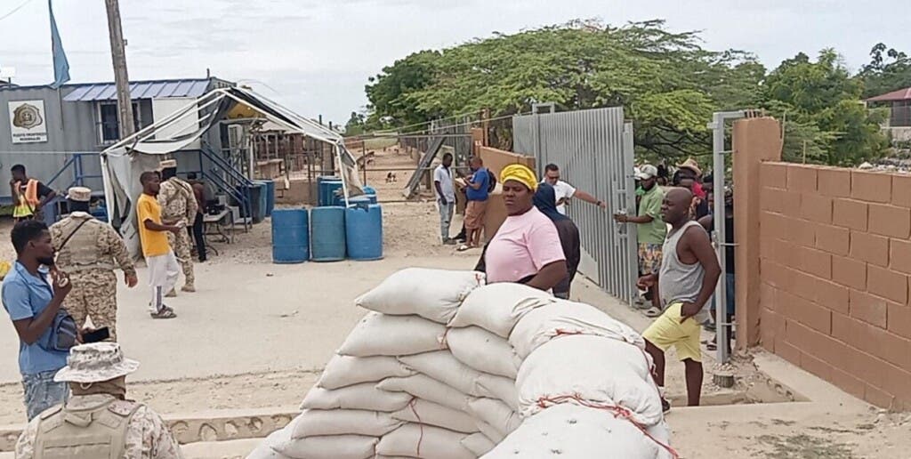 Los comerciantes haitianos exigen igualdad y respeto/Foto Julio Gómez