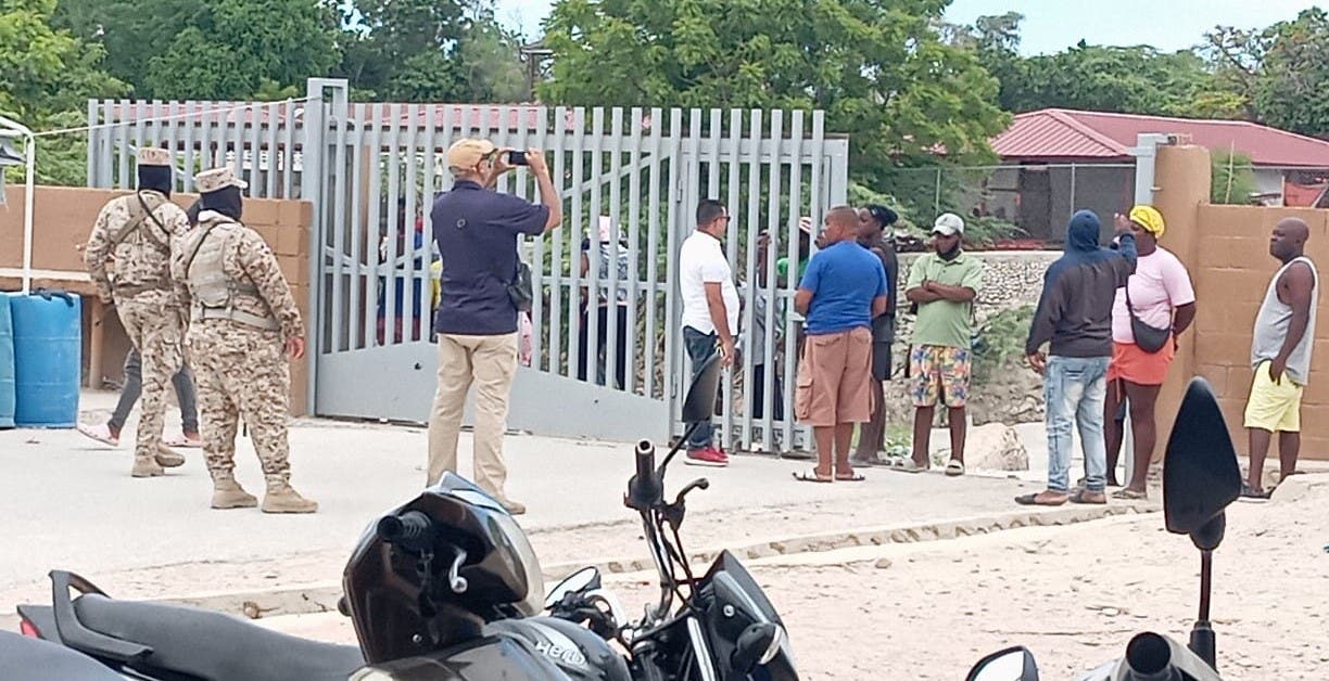 Comerciantes haitianos suspenden intercambio con Pedernales por presuntos maltratos del CESFRONT