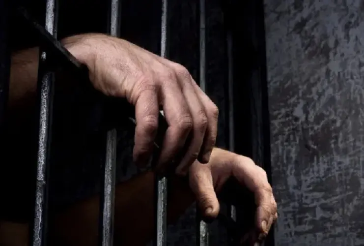 Tribunal condena hombre a 20 años por violar hija de 9