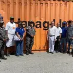 Policía entrega contenedor para procesar residuos en La Zurza
