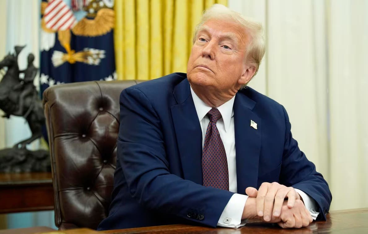 Trump dice que “ojalá” los tribunales le permitan continuar con expulsiones de migrantes