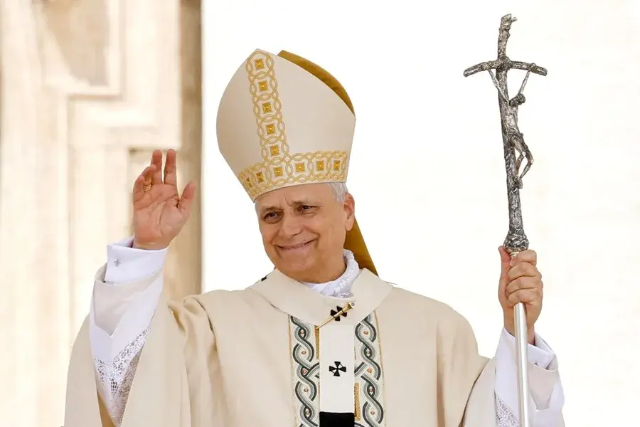 León XIV inicia su pontificado con un llamado a la comunión y justicia social