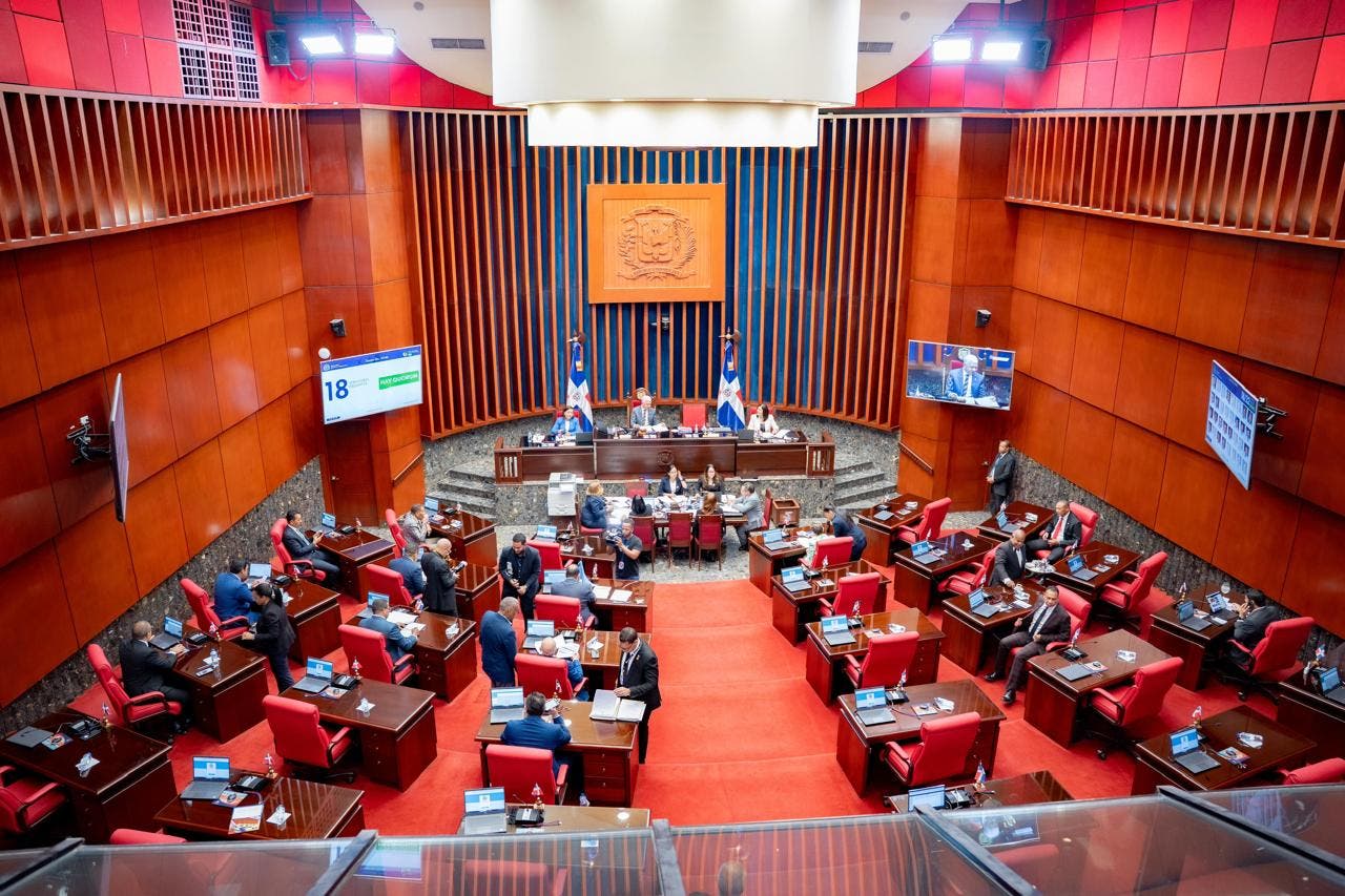Senado aprueba proyecto que fusiona ministerios de Hacienda y Economía