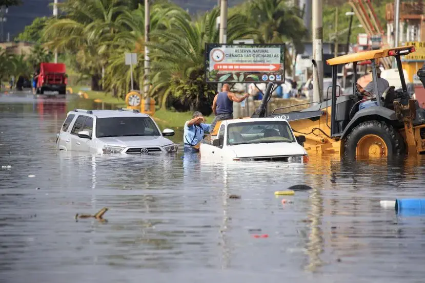 Gobernadora de Puerto Rico declara estado de emergencia en cuatro pueblos por inundaciones