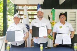 Coopnama y Medio Ambiente firman un pacto por un país más ecológico y solidario
