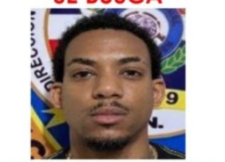 Los arrestados eran buscados por la muerte del prestamista Nilvio Óscar de la Rosa, de 67 años, quien fue hallado sin vida y amordazado en su oficina, ubicada en el sector Los Mina, en Santo Domingo Este.