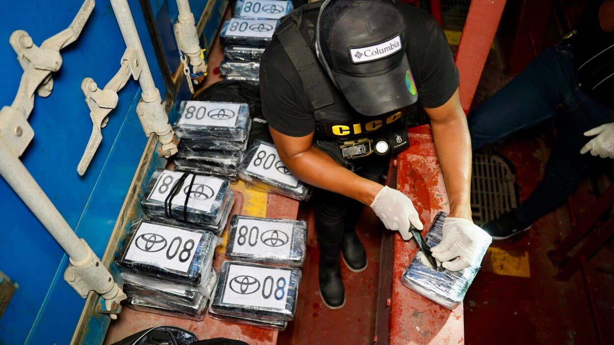 Ocupan 30 paquetes de presunta cocaína en buque procedente de Bélgica en puerto Caucedo