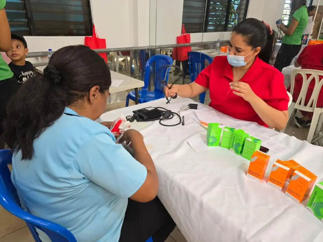Fundación GBC beneficia a cientos de personas con jornada médica en el sector 27 de Febrero
