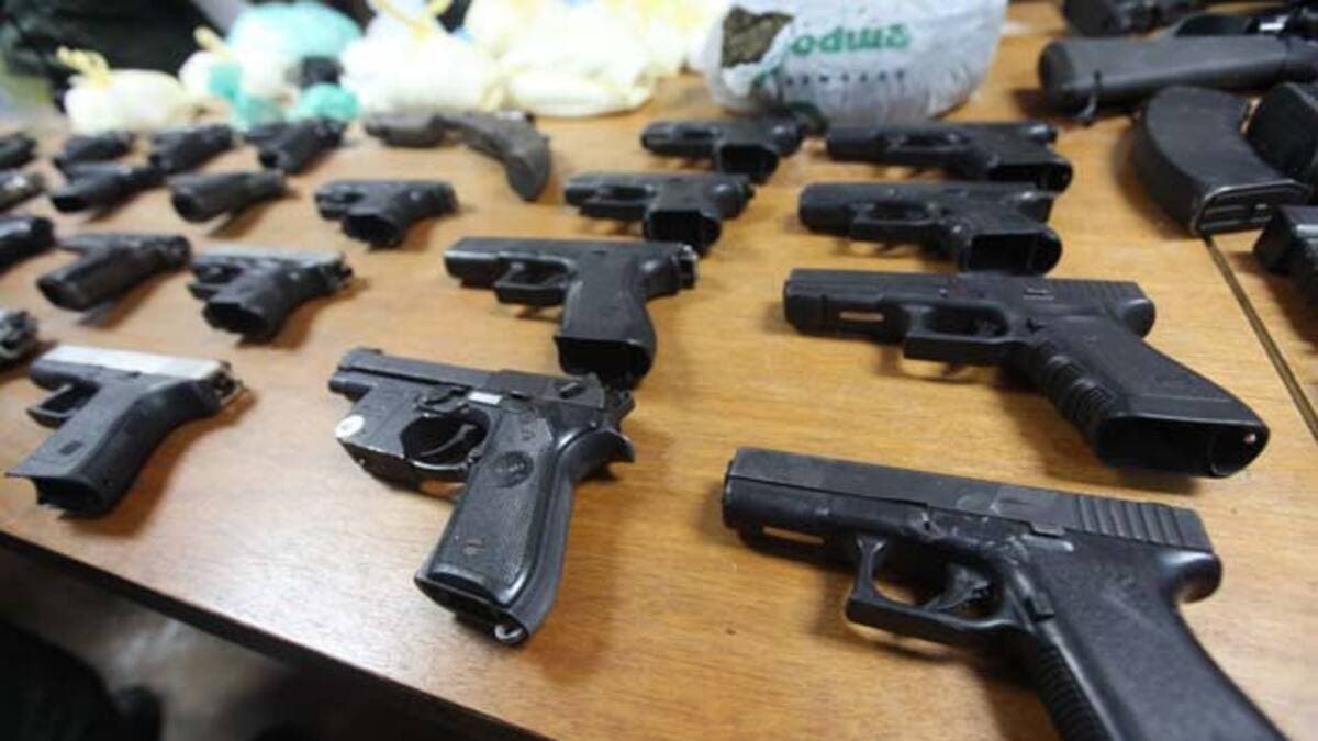 Policía incauta varias armas y drogas en Villa Mella
