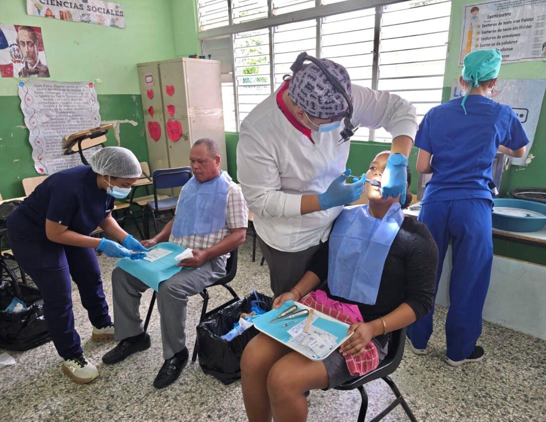 Llevan jornada de salud a Los Girasoles