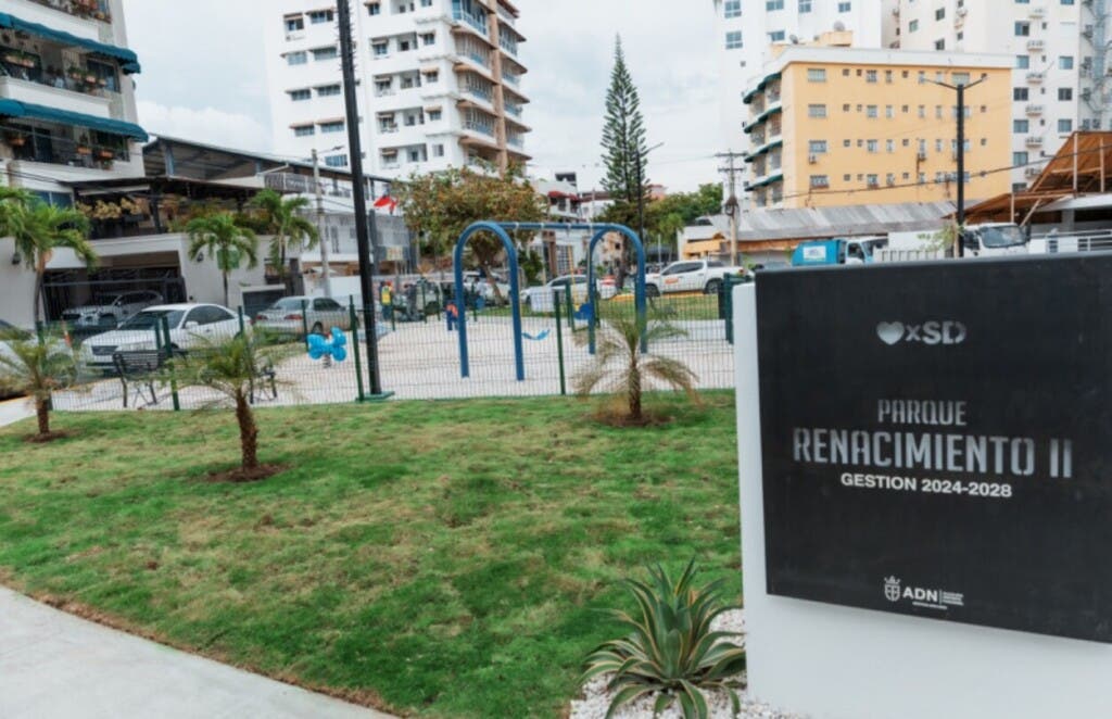 Carolina Mejía entrega el nuevo parque Renacimiento II