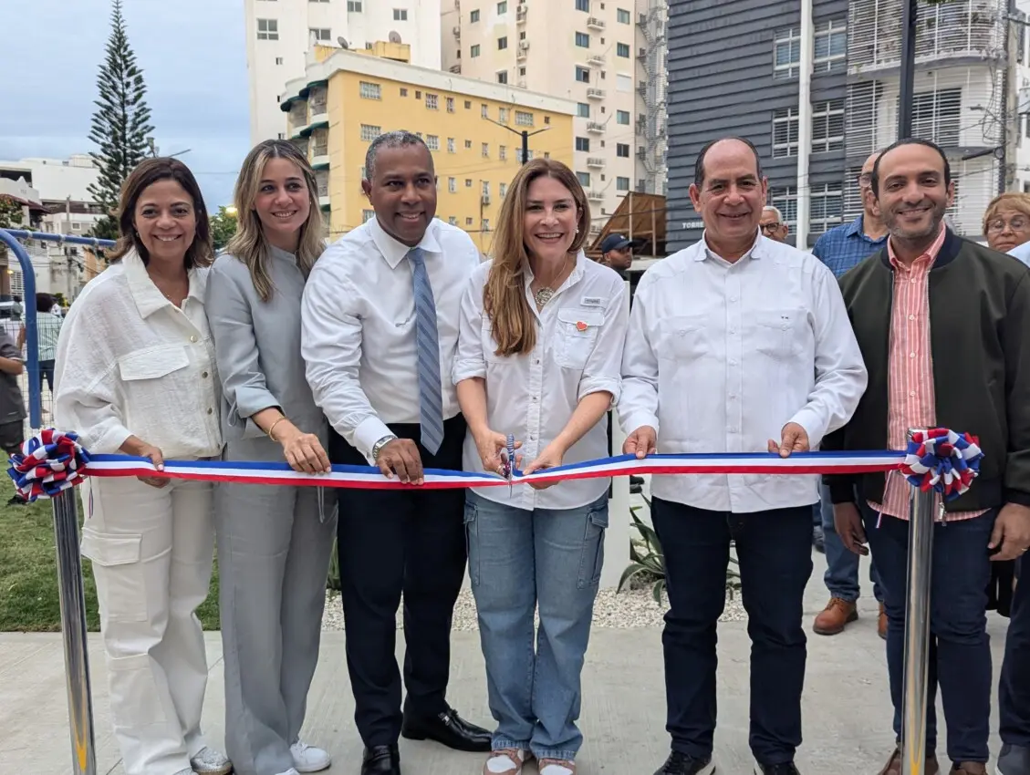 Carolina Mejía entrega el nuevo parque Renacimiento II