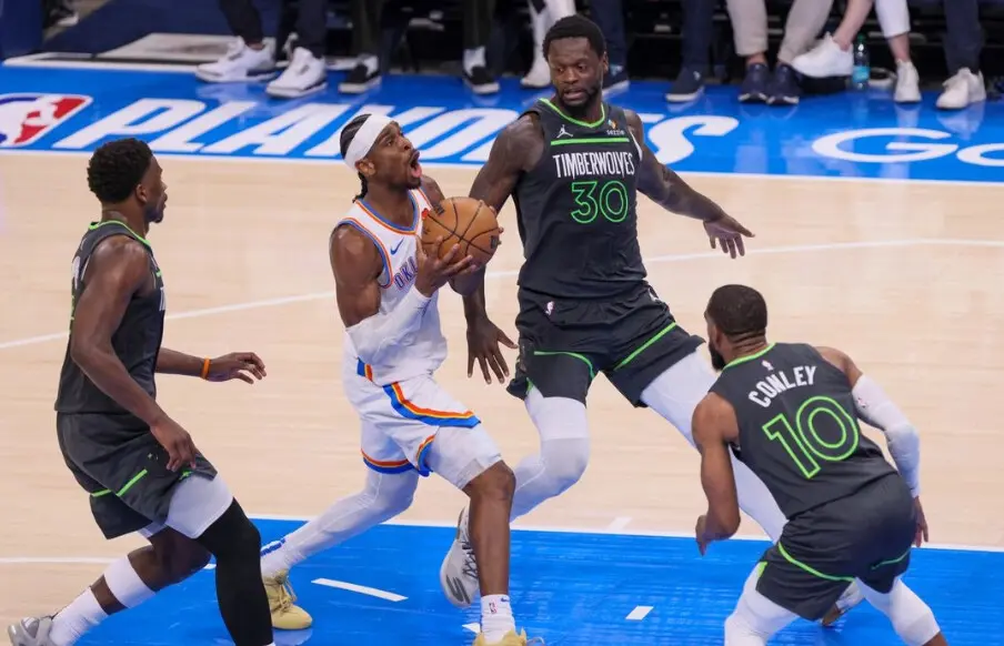 Árbitro NBA sangra tras golpe en juego