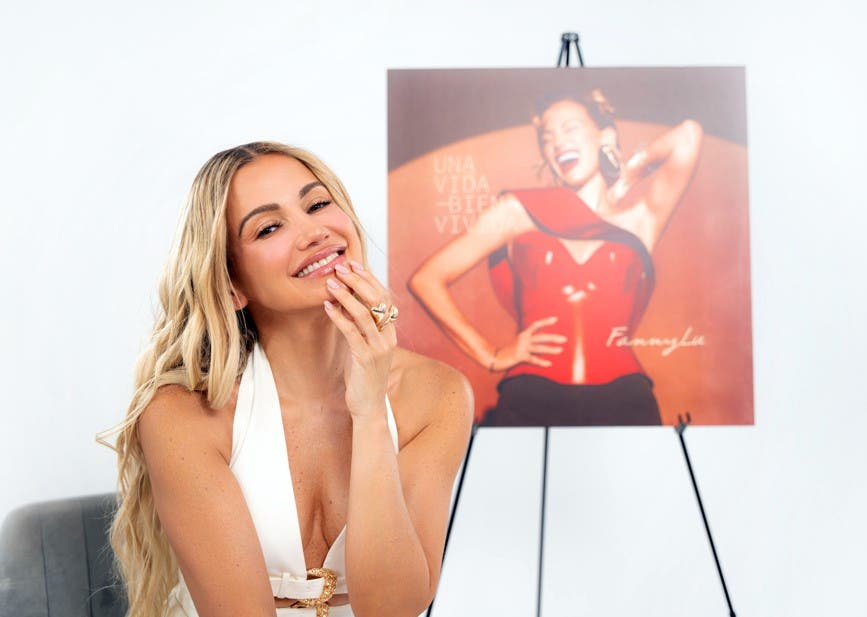 Fanny Lu celebra 20 años con ‘Una vida bien vivida’: su primer álbum en 14 años