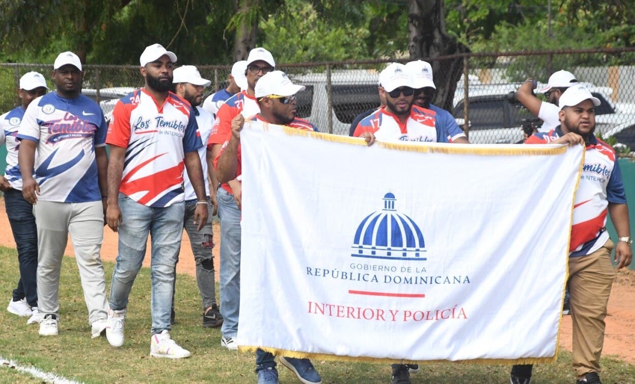 Interior y Policía gana dos partidos al Ministerio de Hacienda, en softbol gubernamental
