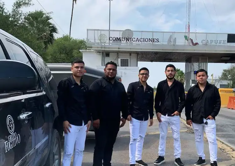 Hallan muertos a cinco músicos de Grupo Fugitivo en México