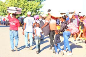 Retorno voluntario: cientos de haitianos dejan RD rumbo a Haití