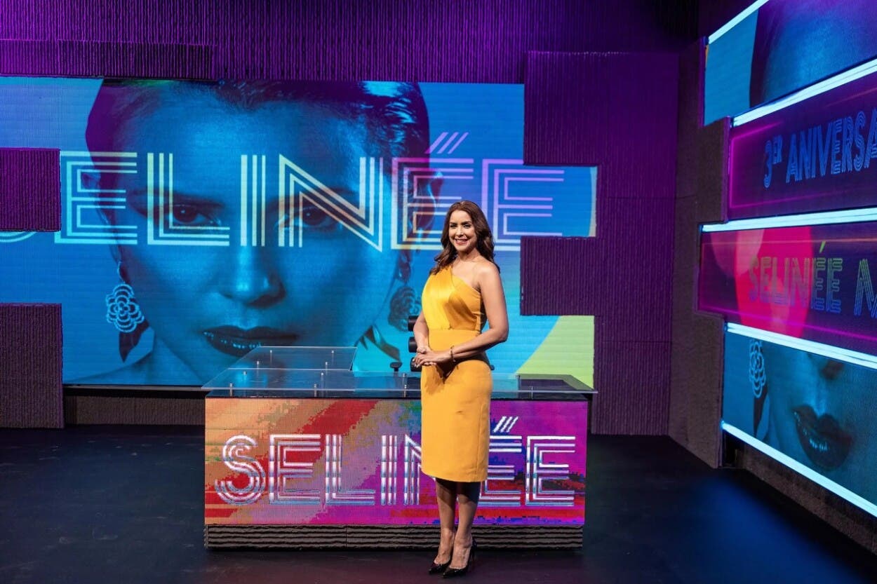 “SELINÉE” celebra tres años al aire con nueva escenografía y contenido renovado