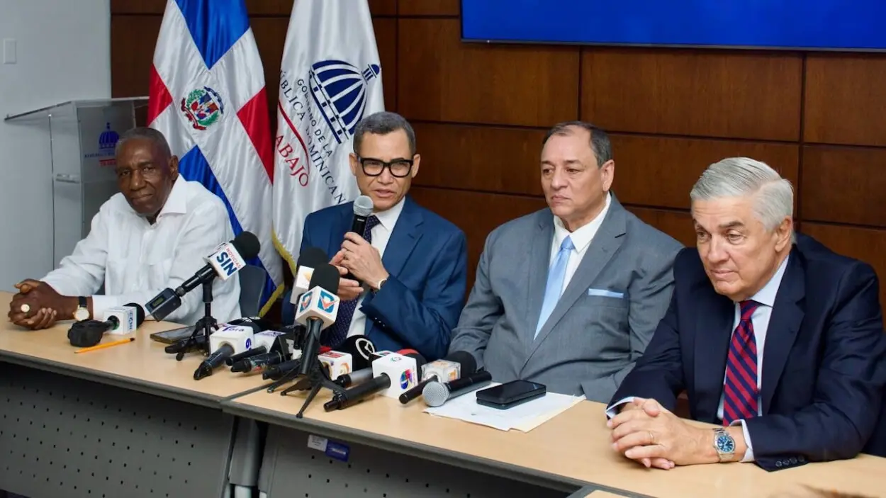 Gobierno anuncia aumento salarial de hasta un 30 % para sector turístico