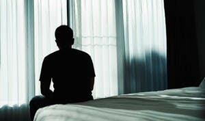Soledad silenciosa: una crisis que afecta a 1 de cada 6 personas