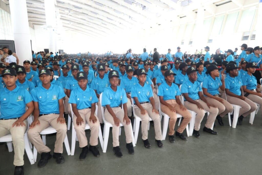 Parte de los 5,536 jóvenes graduados hoy en la 37 promoción  del Programa de Formación de Valores del Servicio Militar Voluntario.
guillermo burgos