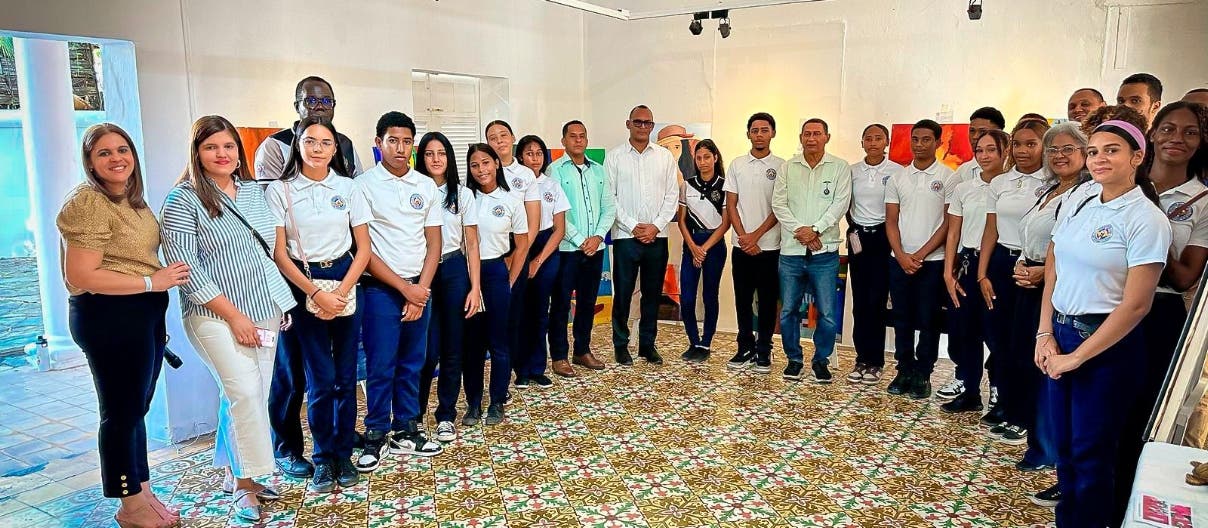 Abren exposición de artes visuales en Puerto Plata