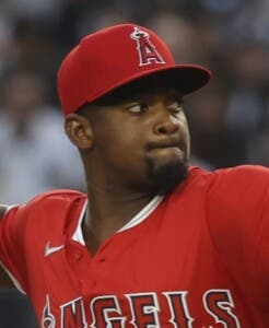 José Soriano muestra su control y aplaca a Yankees