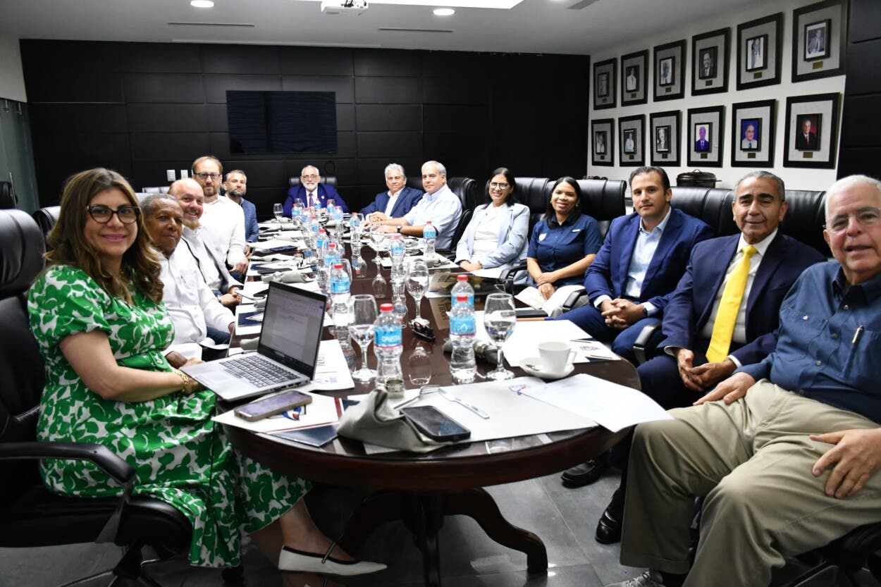 Reeligen a Vitelio Mejía en la presidencia de Lidom
