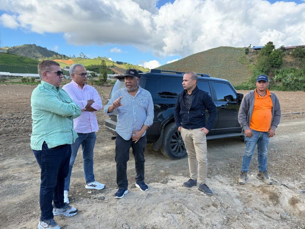 Fuerza del Pueblo presenta informe sobre situación de rio Tireo en Constanza