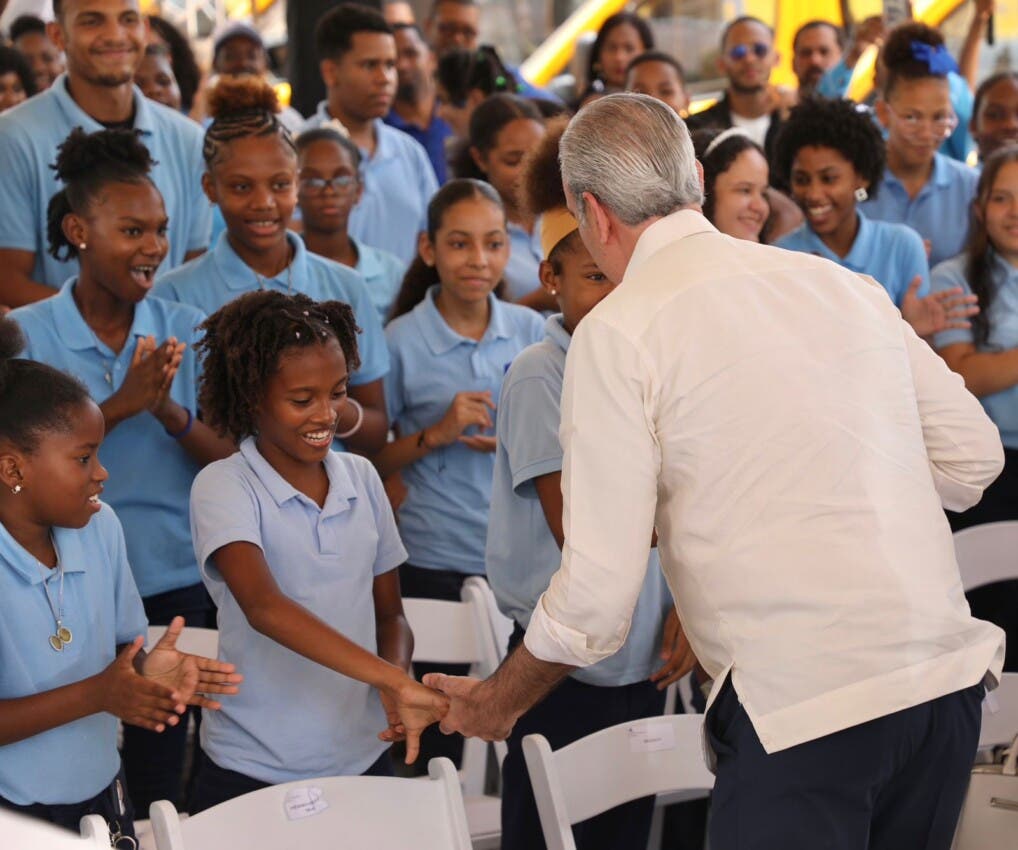 TRAE llega a Samaná beneficiando a más de 17,500 alumnos