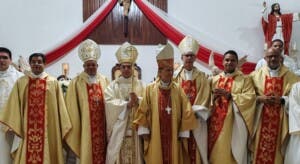 Celebran 25 años vida sacerdotal obispo