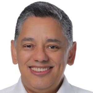 Exdirector Migración dice es excesivo plazo tres meses en Centro de Retención