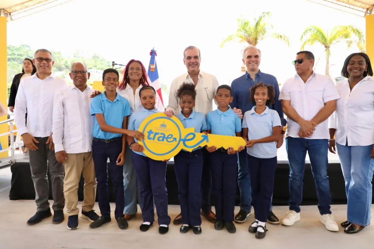 TRAE llega a Samaná beneficiando a más de 17,500 estudiantes