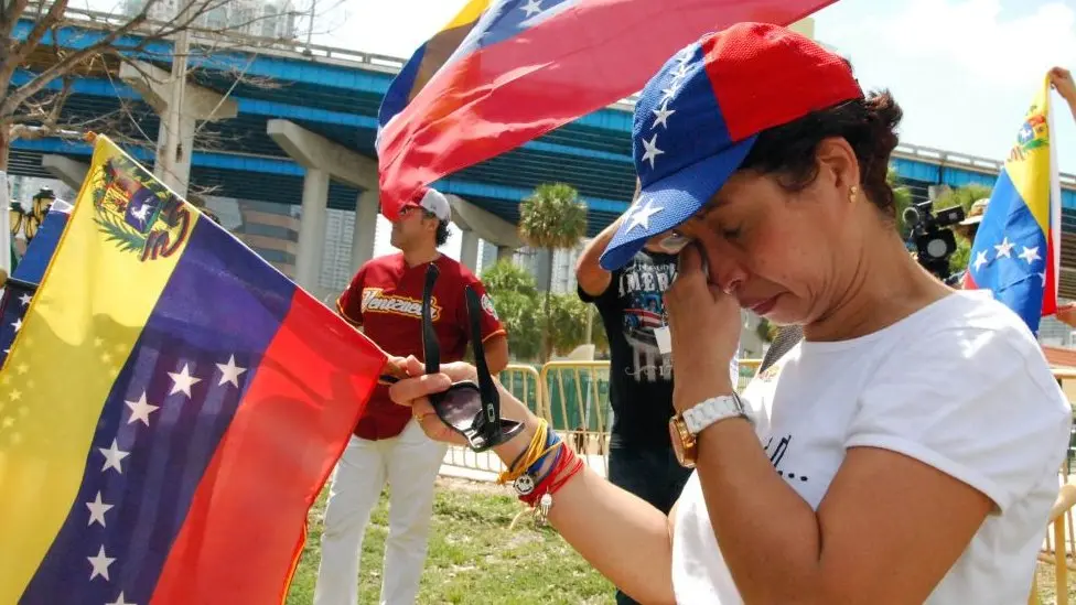 Venezolanos denuncian estar entre la espada y la pared por persecución en Venezuela y EEUU