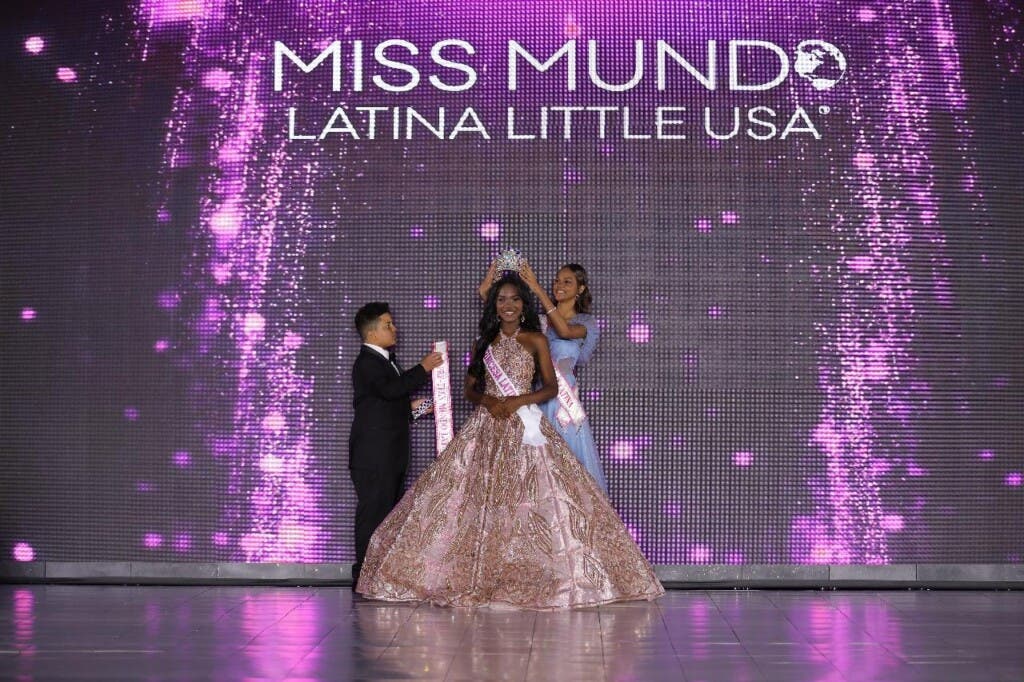 Dominicana Emely Chantal Octavis gana Miss Mundo Latina Internacional en categoría Pre-Teen