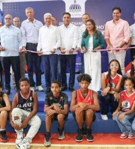 Ministerio de Deportes inaugura pabellón deportivo en Cotuí