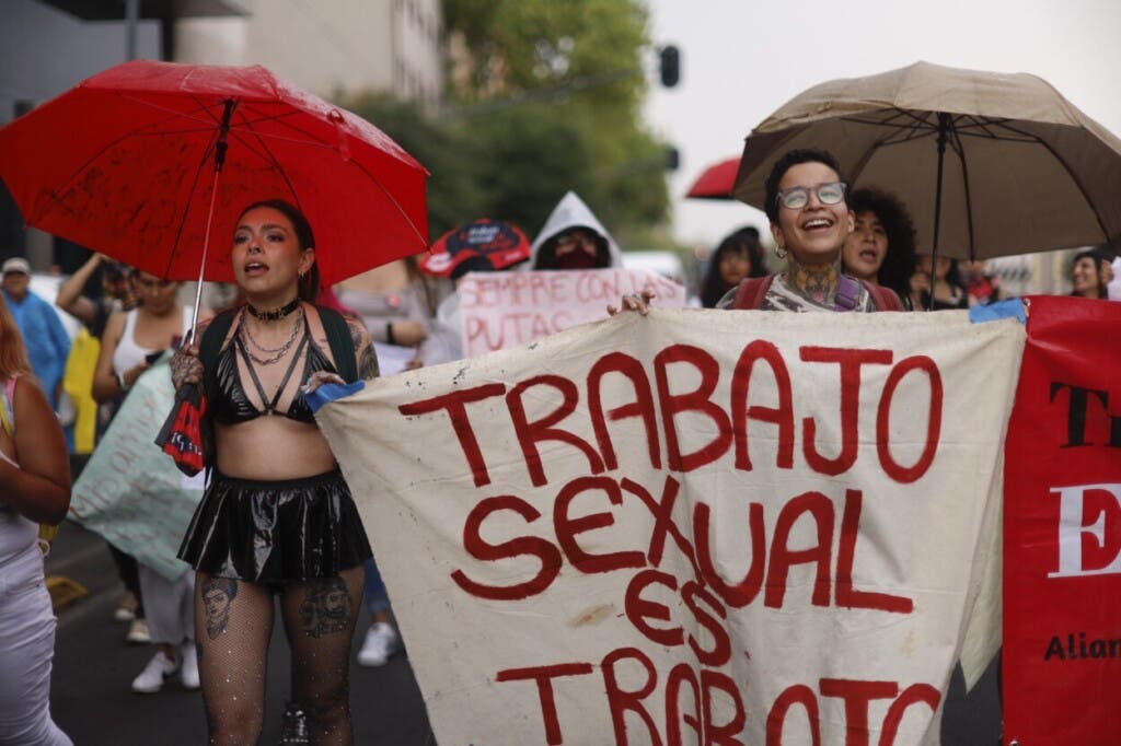 Las trabajadoras sexuales reclamaron que muchas de sus compañeras han sido asesinadas en su labor, crímenes que se mantienen silenciados e impunes.