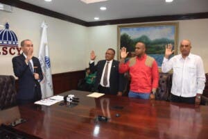 García Fermín posesiona directiva del SUICTAF