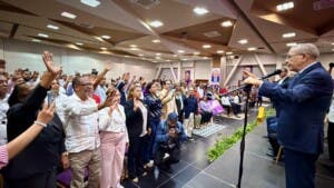 PLD juramenta Tribunales de Ética en honor a Juan Bosch