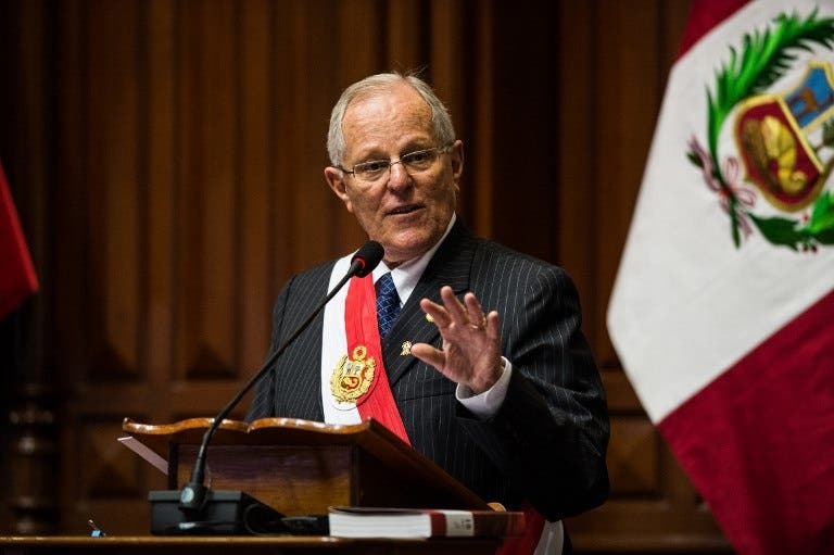 El expresidente de Perú, Pedro Pablo Kuczynski, pronuncia un discurso durante la celebración del Día de la Independencia en el Congreso Nacional de Lima. El 15 de marzo de 2018, el Congreso de Perú comenzó a discutir una moción para destituir al presidente Kuczynski por presuntos sobornos de la constructora brasileña Odebrecht.