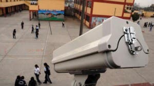 Rechazan instalen cámaras en las escuelas