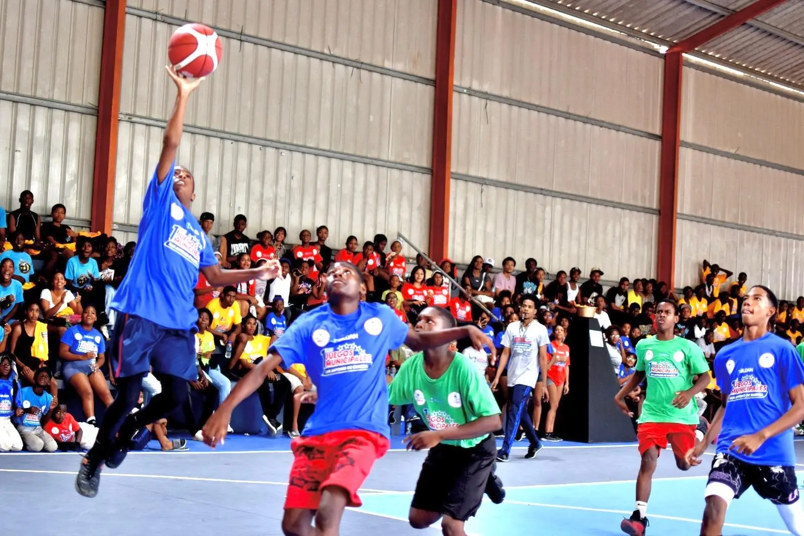 Inauguran los Primeros Juegos Deportivos de San Antonio de Guerra