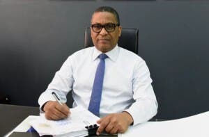 Ex ministro Obras Públicas dice planes reducir congestión transito no darán resultados