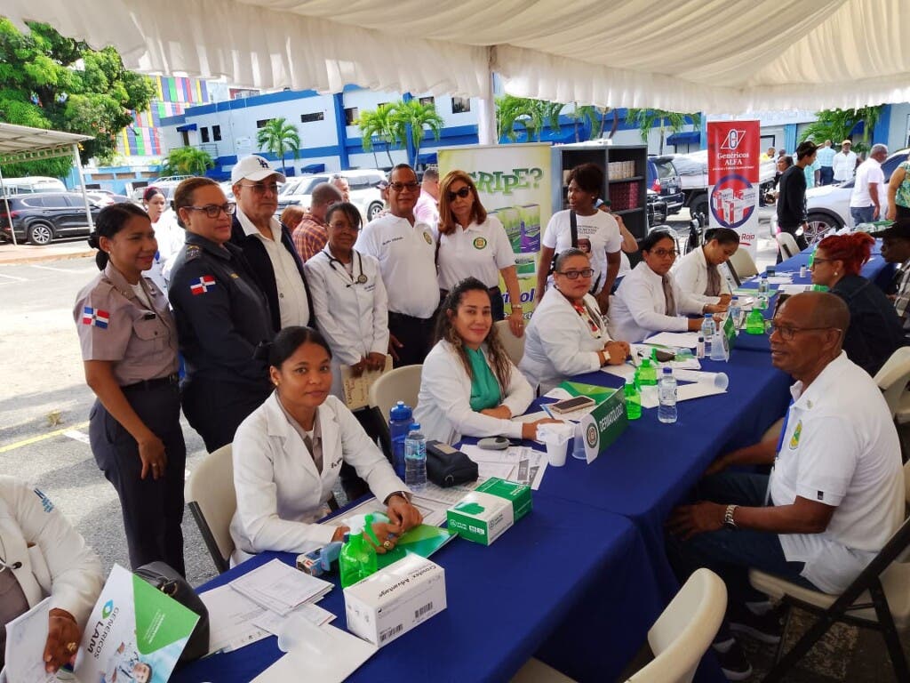 El operativo fue posible gracias al apoyo de múltiples entidades, entre ellas: Fundación Cruz Jiminián, Óptica Oviedo, Farmacia GBC, Club Rotario de Santo Domingo, Laboratorios LAM, Cooperativa de Servicios Múltiples de la Policía, Centro Médico Medilik, Inespre, Comedores Económicos, Gabinete de Políticas Sociales, Fundación Brioso, Banreservas, Junta de Retiro y Fondo de Pensiones de las Fuerzas Armadas, Hospital Docente de la Policía y el Sistema Nacional de Salud (SNS).